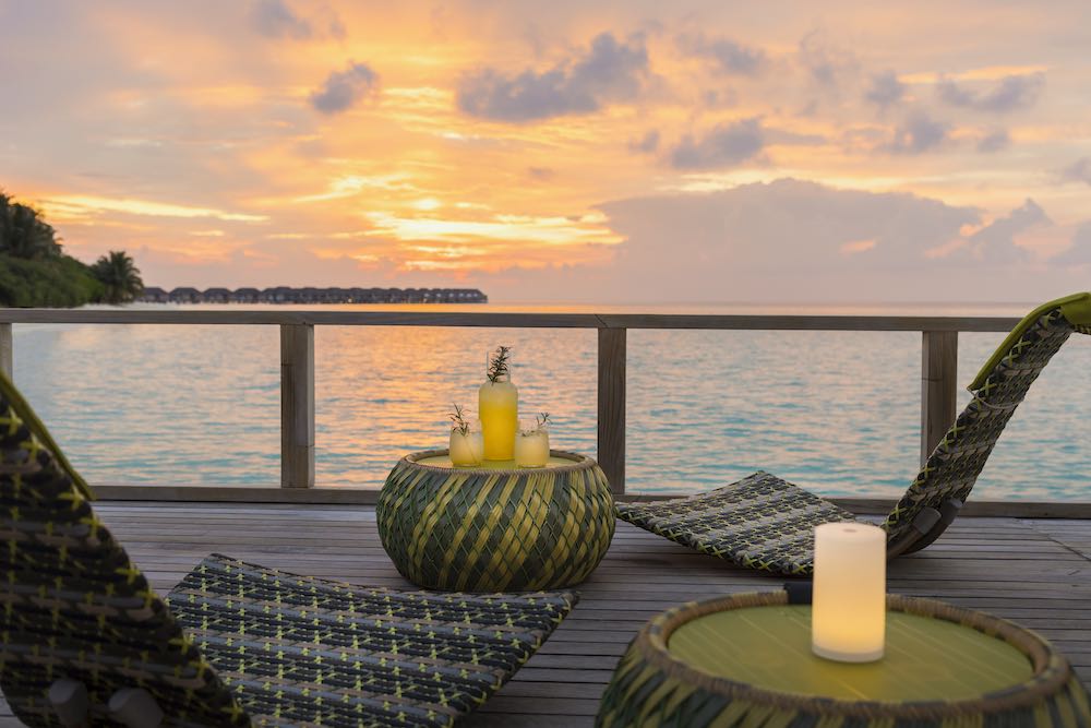 Chill Bar at Velassaru thumbnail 4